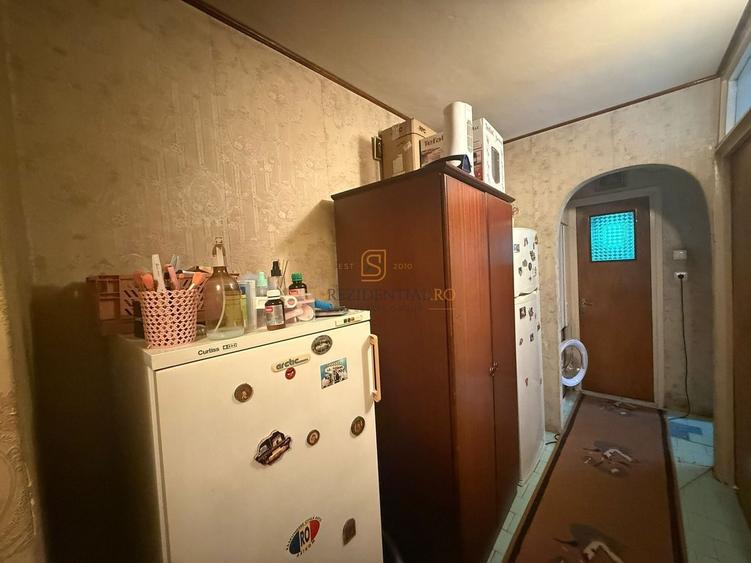 Apartament cu 3 camere decomandat, mobilat în Rahova