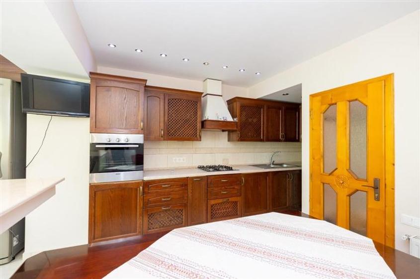 Apartament cu 3 camere circular, mobilat în Drumul Poienii