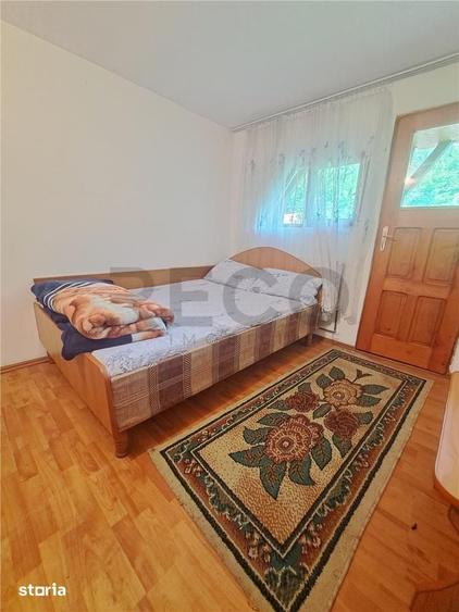 Casă cu 6 camere cu Teren 2455 Mp în Central