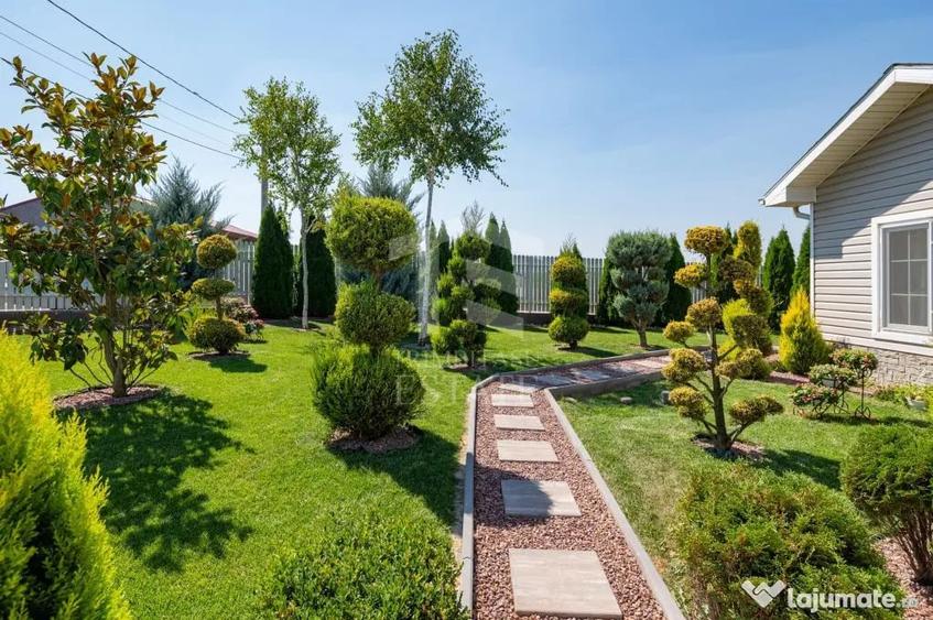 Casă cu 5 camere cu Teren 795 Mp în Siminoc