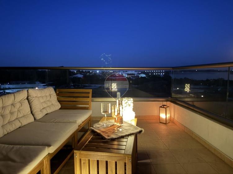 Apartament cu 3 camere semidecomandat în Central