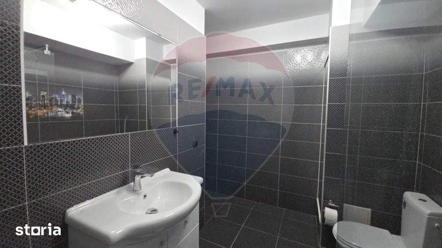 Apartament cu 3 camere în Dămăroaia