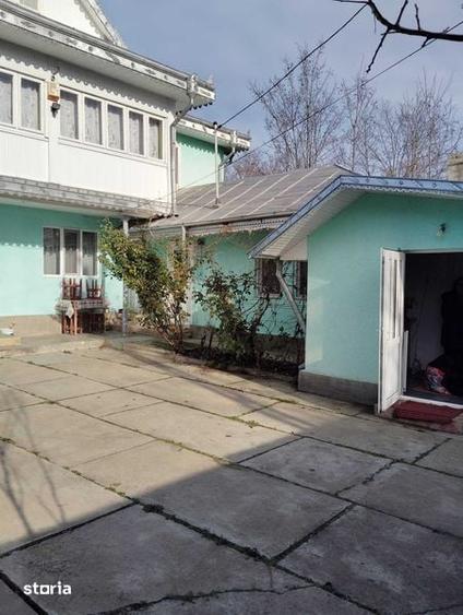 Casă cu 4 camere cu Teren 2000 Mp în Roșiești