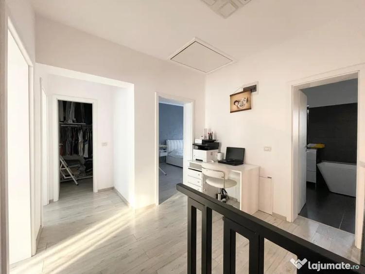 Casă cu 4 camere cu Teren 340 Mp în Moșnița Veche