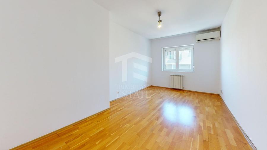 Apartament cu 3 camere decomandat în Pipera