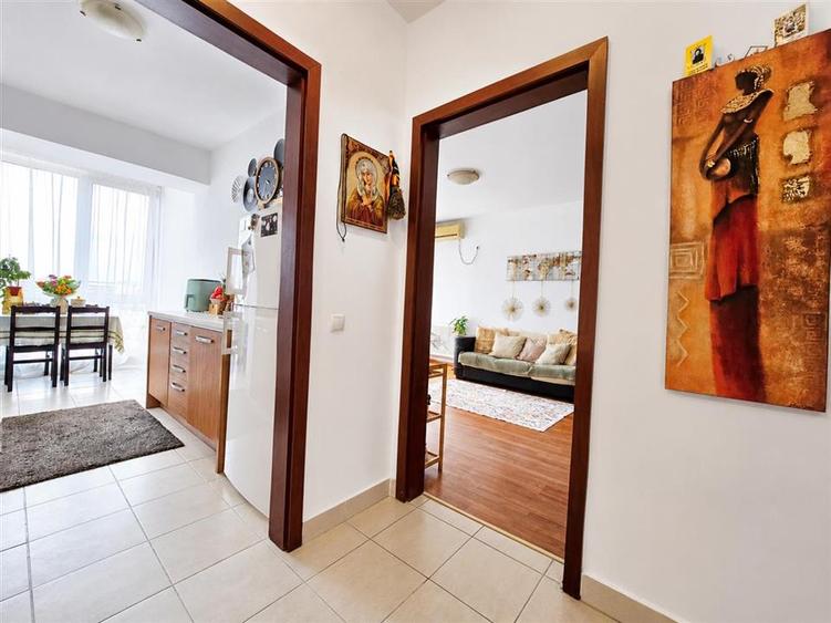 Apartament cu 2 camere decomandat în Iosia