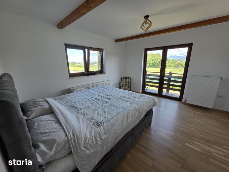 Casă cu 4 camere cu Teren 800 Mp în Stupini