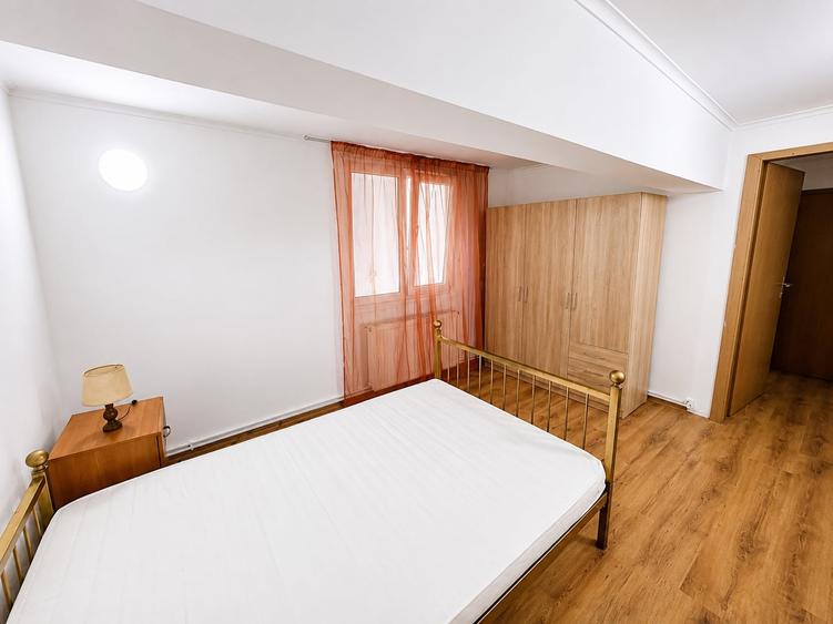 Apartament cu 3 camere decomandat, mobilat în Torontalului