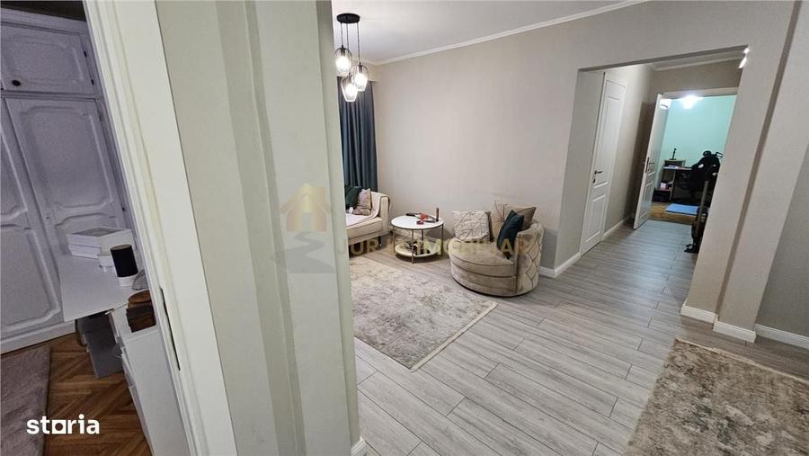 Apartament cu 4 camere decomandat în Florești