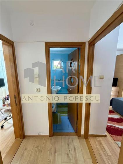 Apartament cu 4 camere decomandat, mobilat în Republicii