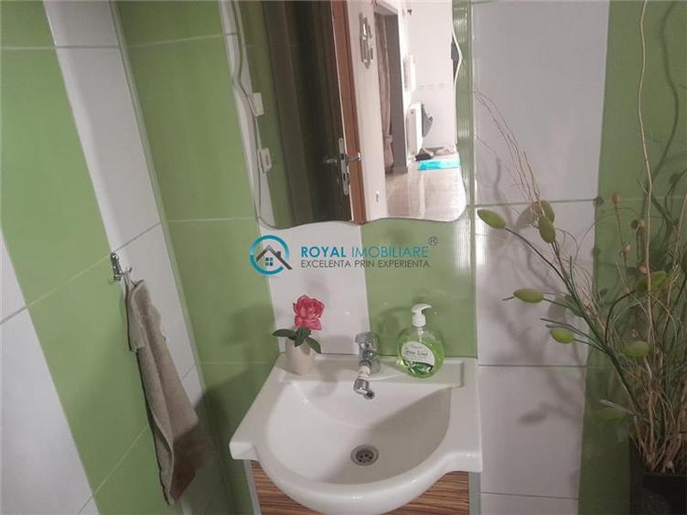 Casă individuală cu 5 camere cu Canalizare în Chițorani