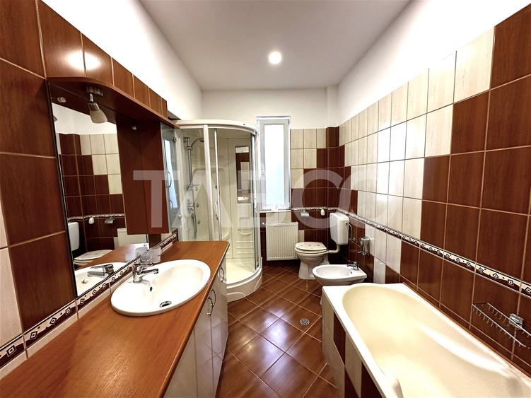 Apartament cu 3 camere decomandat, mobilat în Sub Arini