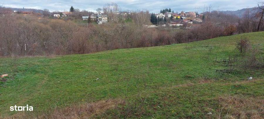 Teren de 4355 mp, în Central