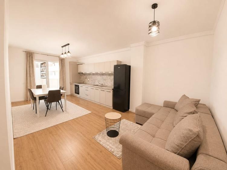 Apartament cu 2 camere semidecomandat, mobilat în Florești