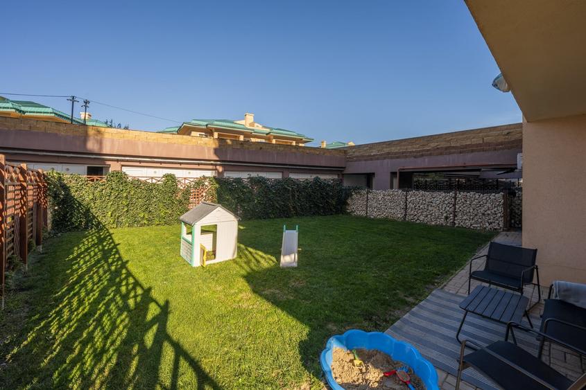 Apartament cu 3 camere decomandat în Ștefăneștii de Jos