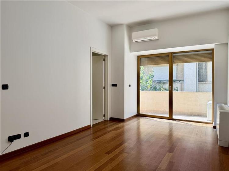 Apartament cu 5 camere decomandat în Primăverii