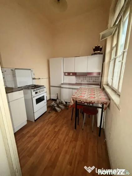 Casă cu 11 camere cu Teren 720 Mp în Ultracentral