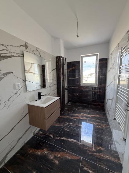Apartament cu 3 camere decomandat în Giroc