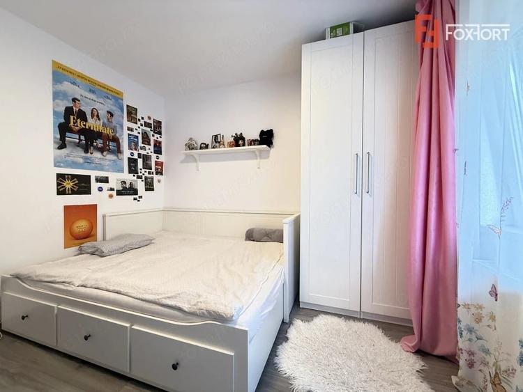 Apartament cu 3 camere semidecomandat în Lipovei