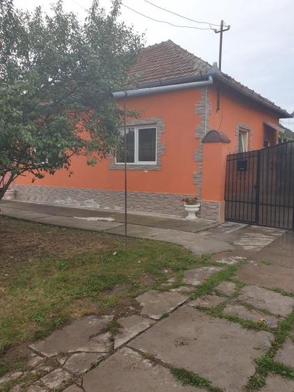 Casă cu 4 camere în Gurba