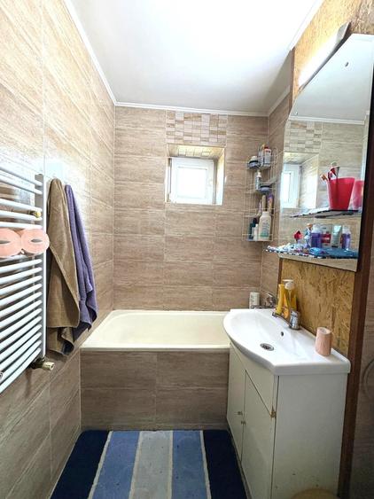 Apartament cu 2 camere semidecomandat în Dumbrava 2
