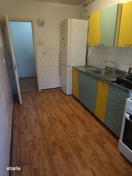 Apartament cu 2 camere decomandat în Tractorul