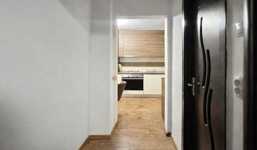 Apartament cu 3 camere decomandat, mobilat în Vlahuță
