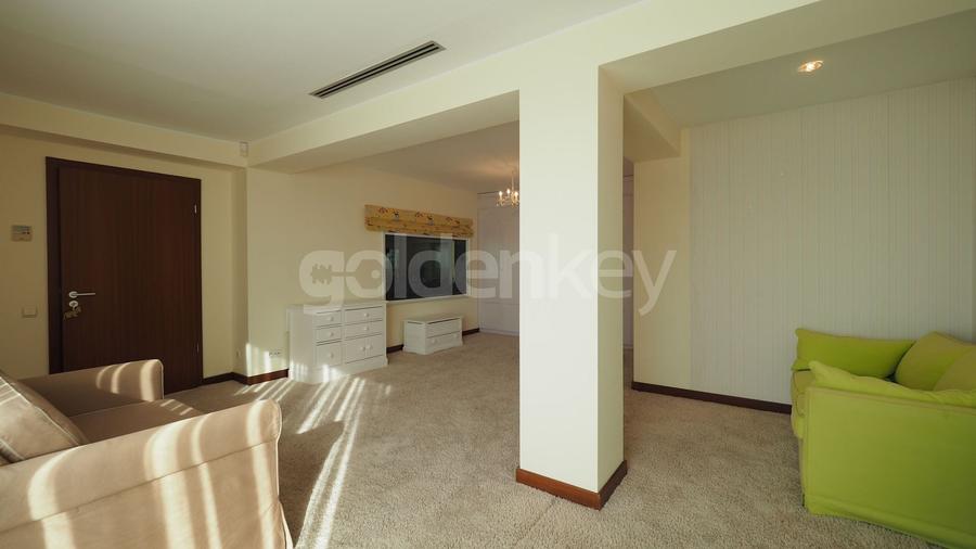 Penthouse cu 5 camere decomandat, mobilat în Herăstrău