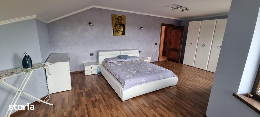 Casă cu 5 camere cu Teren 1000 Mp în Răchiți