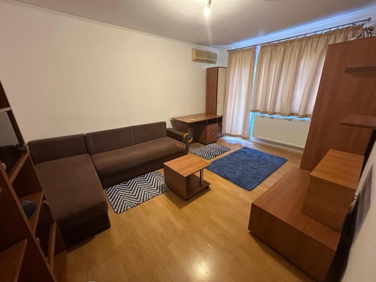 Garsonieră decomandată în Complex Studențesc