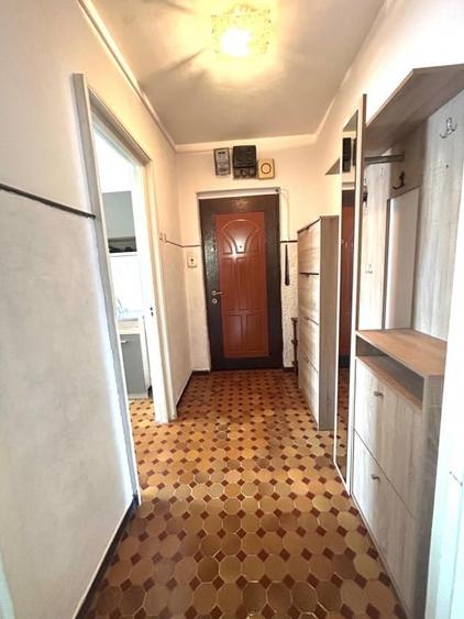 Apartament cu 2 camere semidecomandat, mobilat în Central
