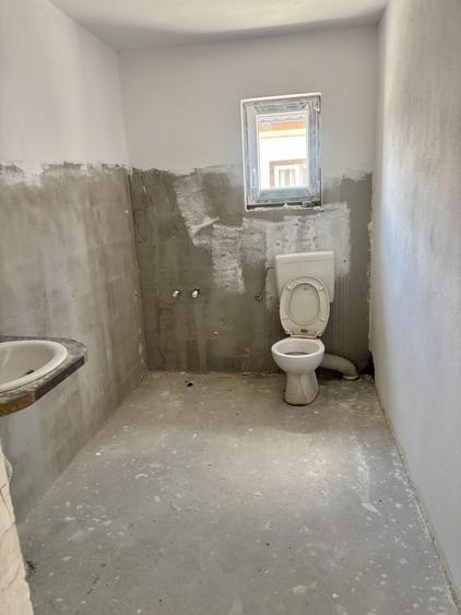 Apartament cu 3 camere decomandat în Lazaret