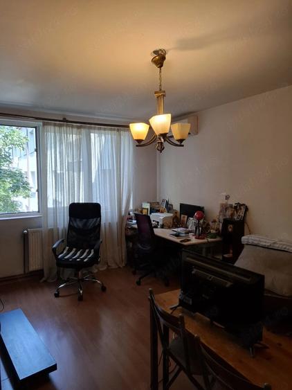 Apartament cu 3 camere decomandat în Dristor