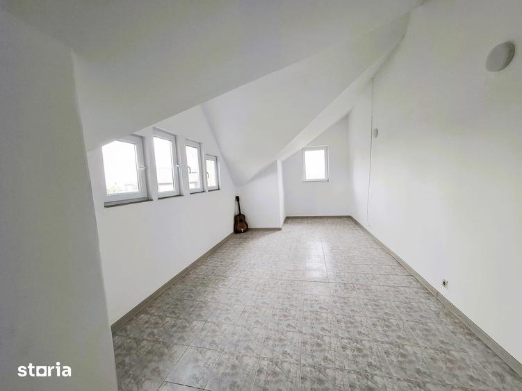 Casă cu 8 camere cu Teren 1315 Mp în Central