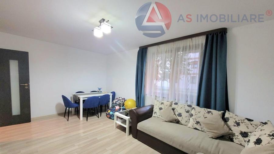 Apartament cu 2 camere decomandat în Tractorul