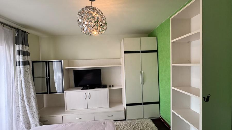Apartament cu 3 camere decomandat în Decebal
