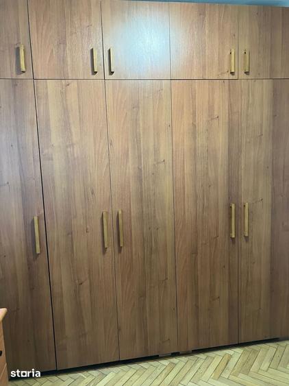 Apartament cu 3 camere semidecomandat în Tei