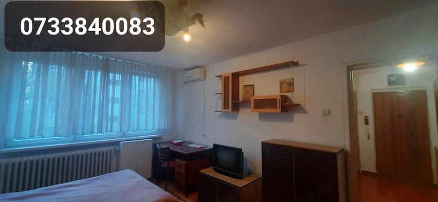 Garsonieră decomandată în Central