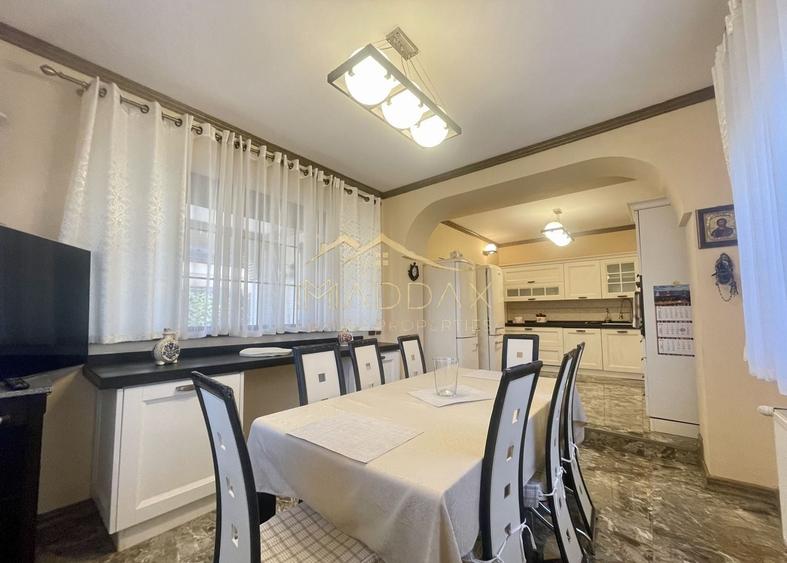 Casă individuală cu 7 camere cu Piscina în Balotești
