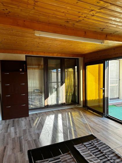 Apartament cu 3 camere semidecomandat în Chitila