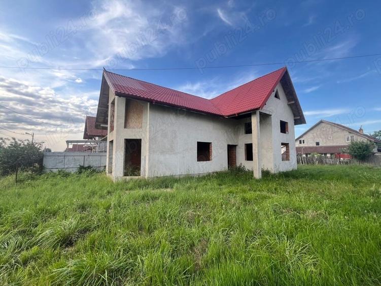 Casă cu 5 camere cu Teren 650 Mp în Colonia Mică