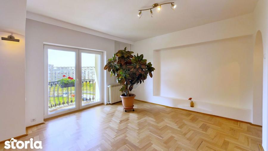 Apartament cu 4 camere decomandat în Decebal