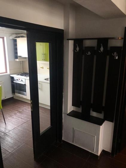 Apartament cu 3 camere decomandat în Crângași