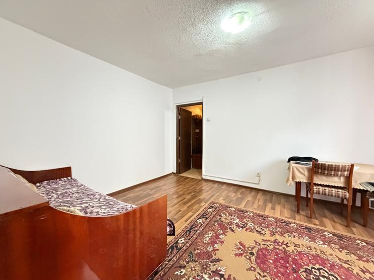 Apartament cu 2 camere semidecomandat în Girocului