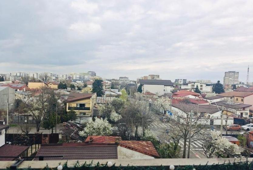 Apartament cu 4 camere semidecomandat în Bucureștii Noi