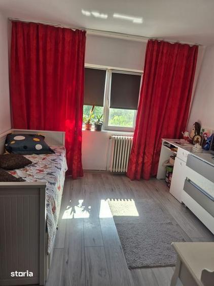 Vand apartament 3 camere, semidecomandat - 1