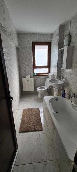 Apartament cu 2 camere decomandat în Sala Palatului