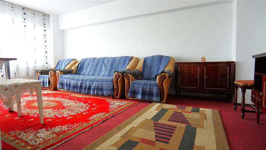Apartament cu 2 camere decomandat în Est