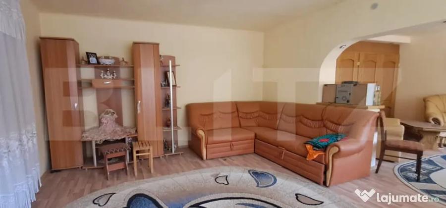 Casă cu 6 camere cu Teren 5500 Mp în Gura Văii