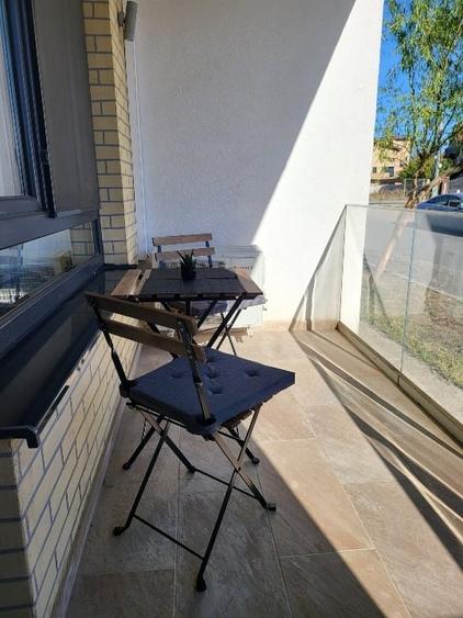 Apartament cu 2 camere semidecomandat, mobilat în Central
